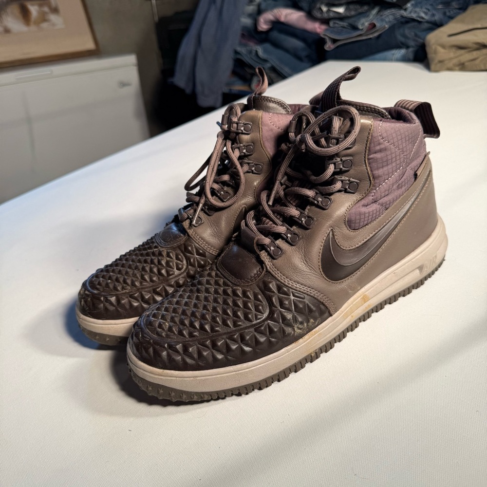 Nike Men's High-Top Athletic Boots in Brown, black & Taupe